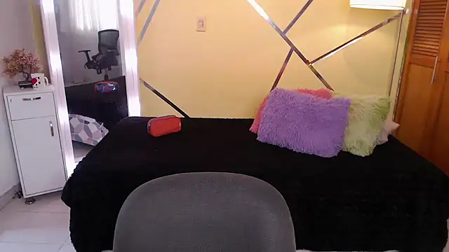 shirleyrojas online show from 11.05.25