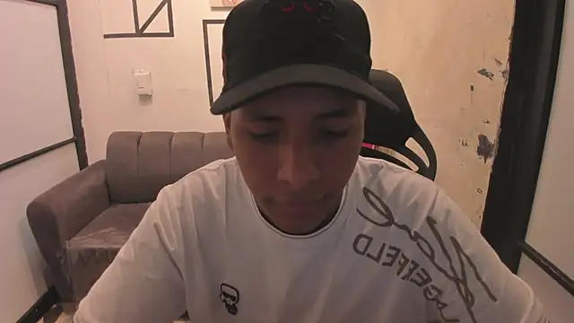 Snapshot of IsaacBlack_ chatting on 09.23.25 IsaacBlack online show from 09.23.25