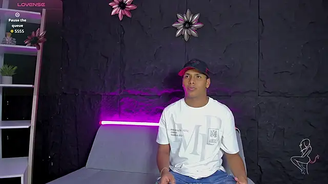 Snapshot of IsaacBlack_ chatting on 09.26.25 IsaacBlack online show from 09.26.25