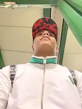 Snapshot of IsaacBlack_ chatting on 10.03.25 IsaacBlack online show from 10.03.25