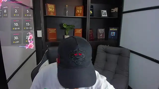 Snapshot of IsaacBlack_ chatting on 10.04.25 IsaacBlack online show from 10.04.25