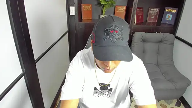 Snapshot of IsaacBlack_ chatting on 10.17.25 IsaacBlack online show from 10.17.25