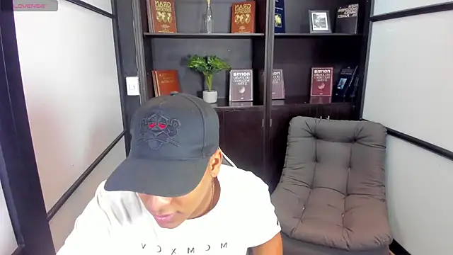 Snapshot of IsaacBlack_ chatting on 10.30.25 IsaacBlack online show from 10.30.25