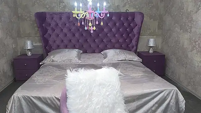 Anna Kenann online show from 09.30.25