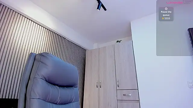 lily cash1 online show from 11.15.25