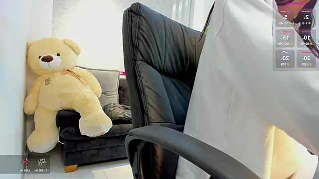 lily cash1 online show from 04.04.26