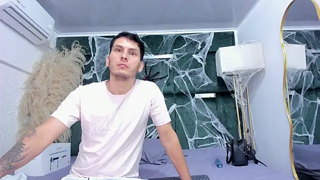 Charlotte Brian online show from 10.31.25