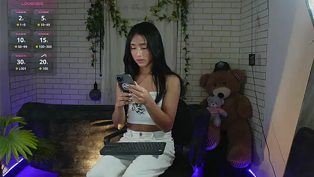 Snapshot of ashley_winhouse chatting on 09.20.25 ashley winhouse online show from 09.20.25