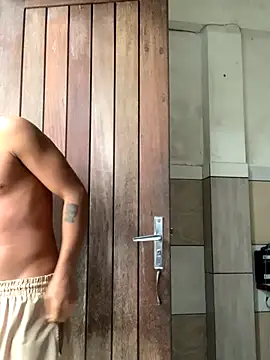 Snapshot of Novindot23cm chatting on 10.29.25 Novindot23cm online show from 10.29.25