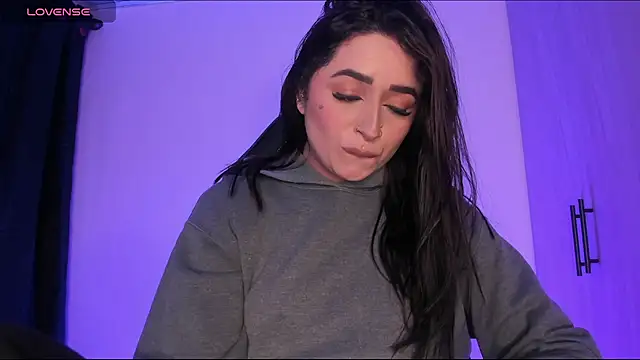 Snapshot of scarlett_Collinss chatting on 04.28.26 scarlett Collinss online show from 04.28.26