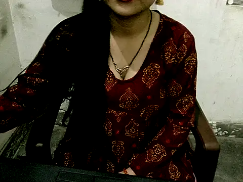 Snapshot of RIYA_SOOD chatting on 10.24.25 RIYA SOOD online show from 10.24.25