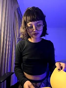 Snapshot of wildflower_sex chatting on 11.17.25 wildflower sex online show from 11.17.25