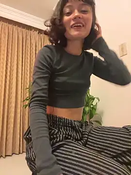 Snapshot of wildflower_sex chatting on 11.22.25 wildflower sex online show from 11.22.25