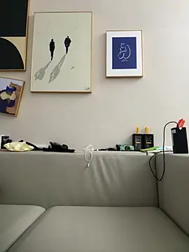 anna yngs online show from 10.12.25