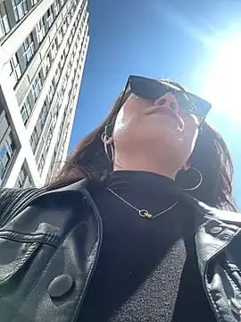 anna yngs online show from 02.12.26