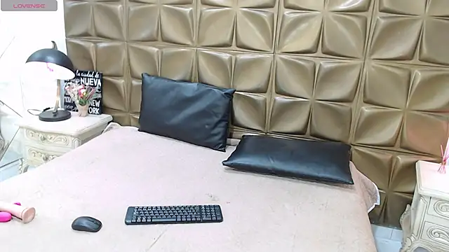 VioletLux online show from 09.17.25