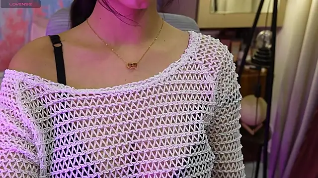 NidhiChandra online show from 04.16.26