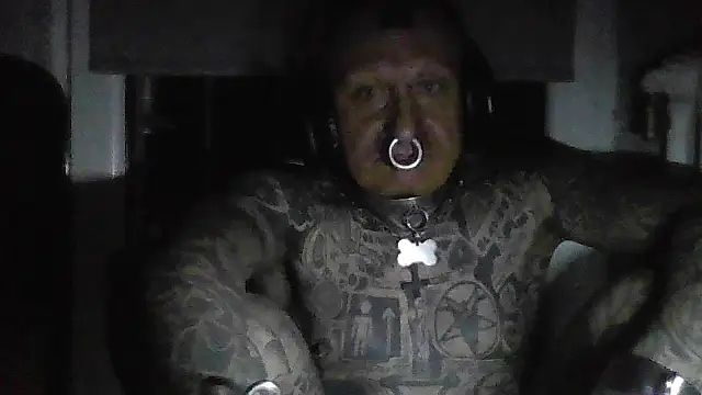 Snapshot of object857 chatting on 04.06.26 object857 online show from 04.06.26