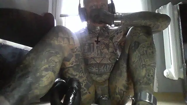 Snapshot of object857 chatting on 04.06.26 object857 online show from 04.06.26