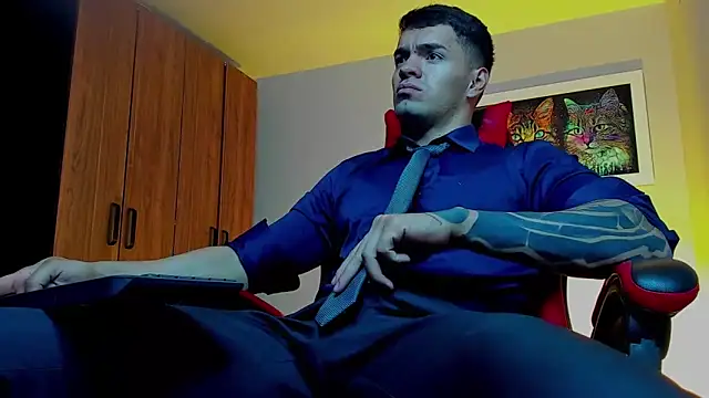 ALPHA DOMINUS  online show from 09.10.25