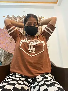 misharani00 online show from 10.17.25