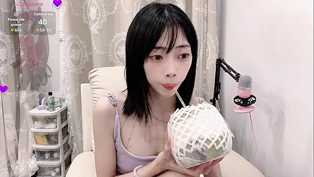 Snapshot of tuantuanle chatting on 03.15.26 tuantuanle online show from 03.15.26