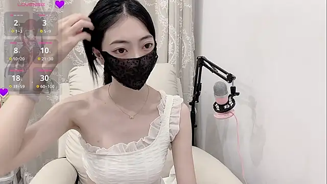 Snapshot of tuantuanle chatting on 05.03.26 tuantuanle online show from 05.03.26