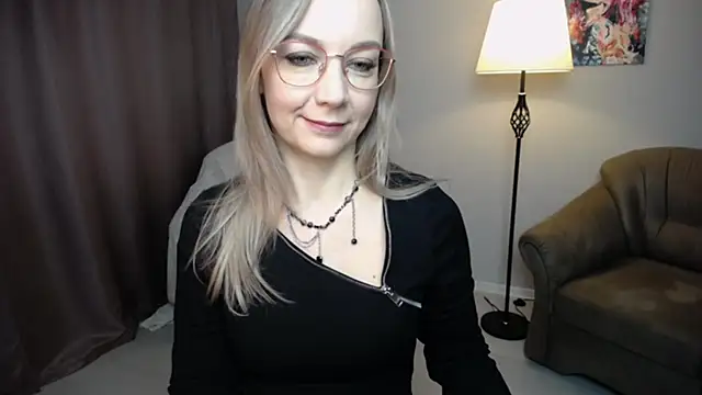 Ava Elior online show from 10.18.25