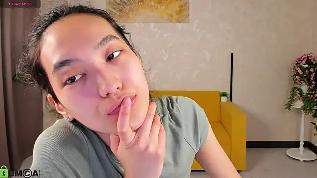 FlirtyAura online show from 04.02.26