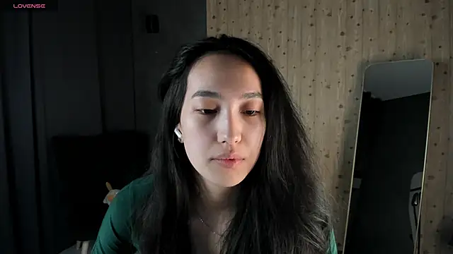 FlirtyAura online show from 04.18.26