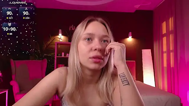 Pooja Hegde online show from 09.27.25