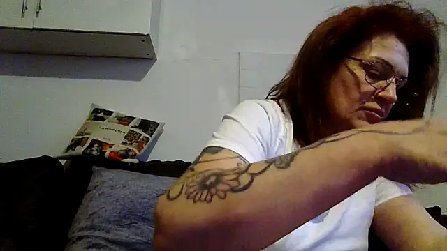 RubyyRosee online show from 04.18.26