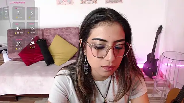 Susanahendrix online show from 12.04.25