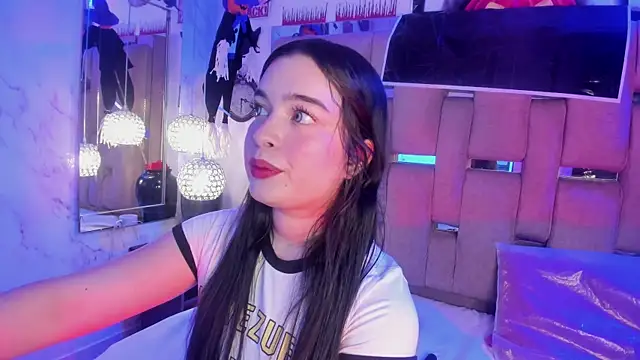 KateLee online show from 10.24.25