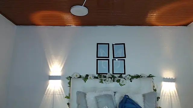 Megan 05  online show from 10.13.25