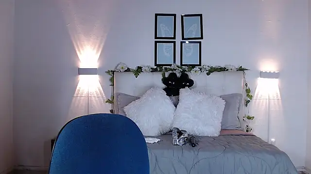 Megan 05  online show from 11.23.25