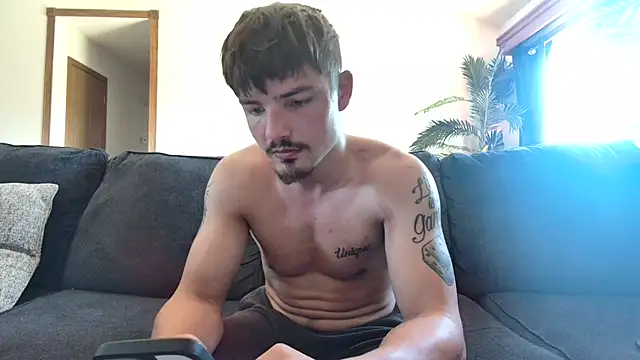 Snapshot of derekmontana2 chatting on 06.14.26 derekmontana2 online show from 06.14.26