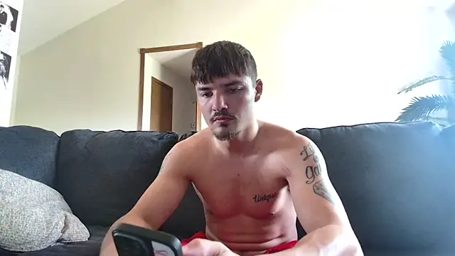 Snapshot of derekmontana2 chatting on 06.16.26 derekmontana2 online show from 06.16.26