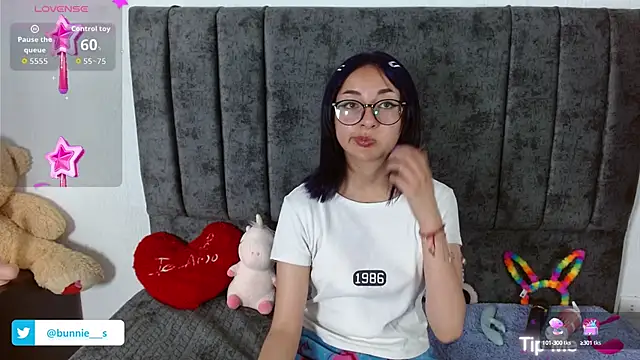 Littlee Bunny  online show from 09.30.25