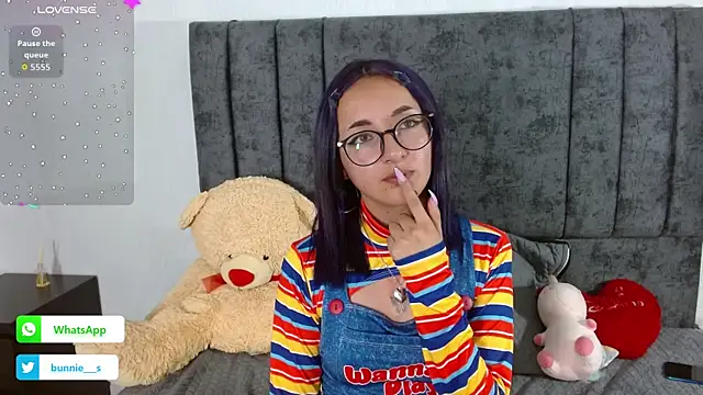 Littlee Bunny  online show from 10.31.25