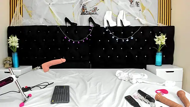 Snapshot of Lisa_sweetas chatting on 10.07.25 Lisa sweetas online show from 10.07.25