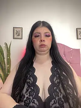 Snapshot of Angie_lynn chatting on 10.16.25 Angie lynn online show from 10.16.25