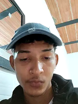 hotrabbit120105 online show from 12.17.25