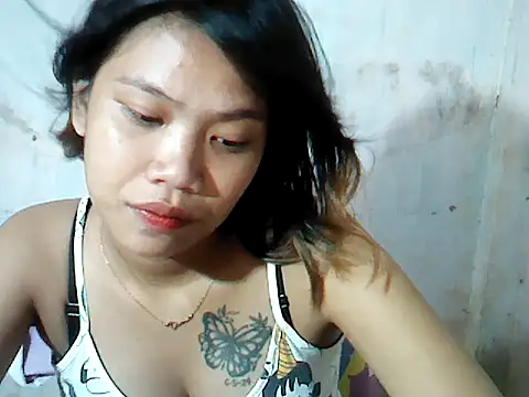 Snapshot of MorenaLovelyPinay24 chatting on 10.05.25 MorenaLovelyPinay24 online show from 10.05.25