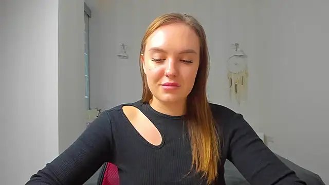 EmmaNorman online show from 10.13.25