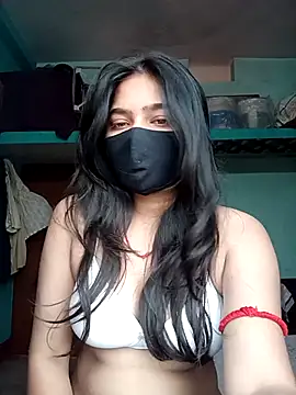 Snapshot of Snehabeauti chatting on 10.18.25 Snehabeauti online show from 10.18.25