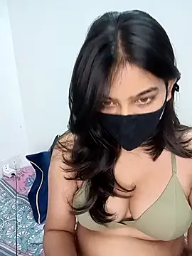 Snapshot of Snehabeauti chatting on 06.18.26 Snehabeauti online show from 06.18.26