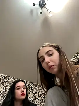 Snapshot of lis_silver chatting on 12.05.25 lis silver online show from 12.05.25