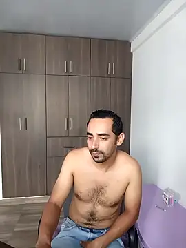 Snapshot of stivenlujan69 chatting on 10.29.25 stivenlujan69 online show from 10.29.25