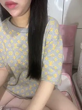 Snapshot of RubyBerry chatting on 09.20.25 RubyBerry online show from 09.20.25